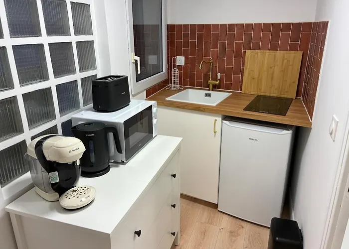 Cozy Avec Terrasse Idealement Situe דירה אנז'ה